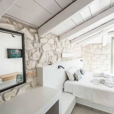 Maria Vasilikos Villa Xirokástellon